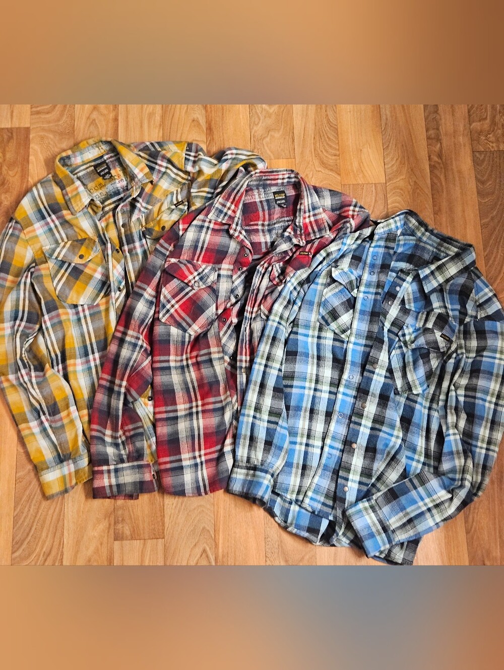 Vintage Volcom Workwear Lot Of 3- Size Small With Snap Buttons